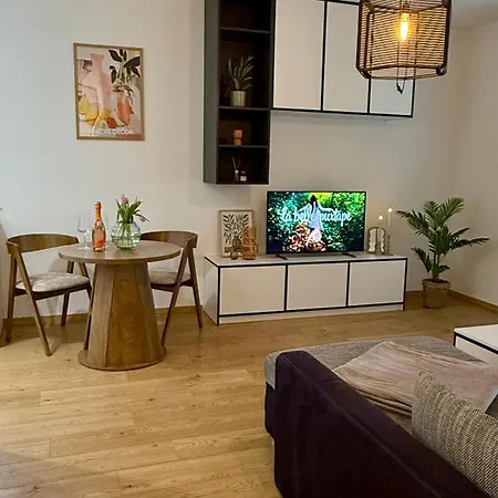 Prosperity S Parkovanim * Жилина