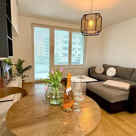 Апартаменты Prosperity S Parkovanim Жилина