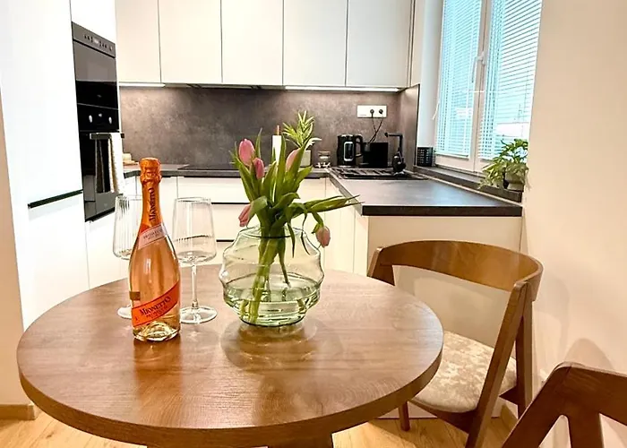 Prosperity S Parkovanim Жилина